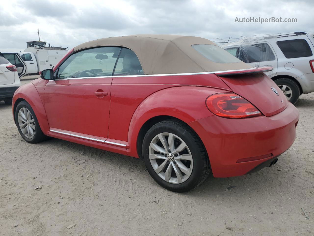 2014 Volkswagen Beetle  Red vin: 3VW5L7AT3EM822470