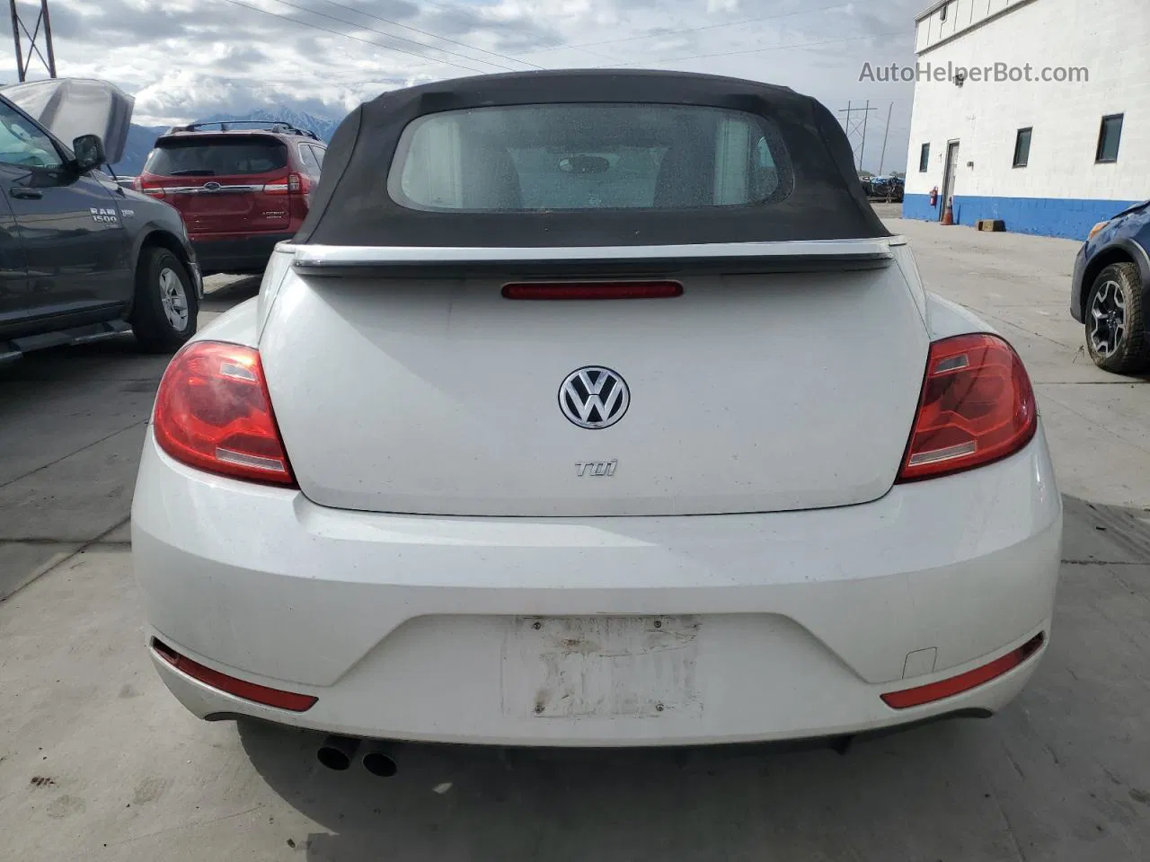 2014 Volkswagen Beetle  White vin: 3VW5L7AT6EM816758