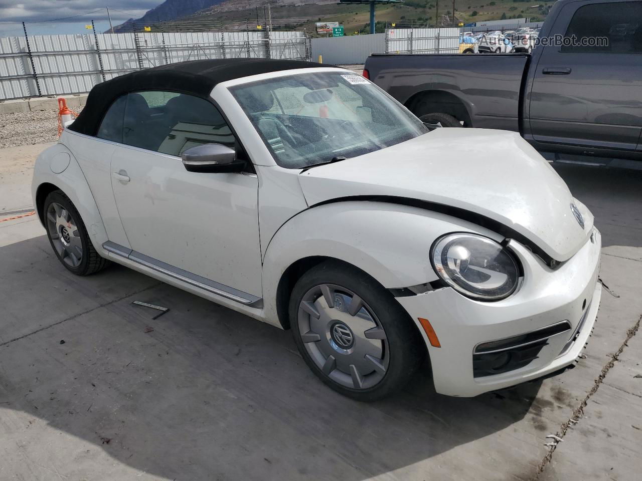 2014 Volkswagen Beetle  White vin: 3VW5L7AT6EM816758