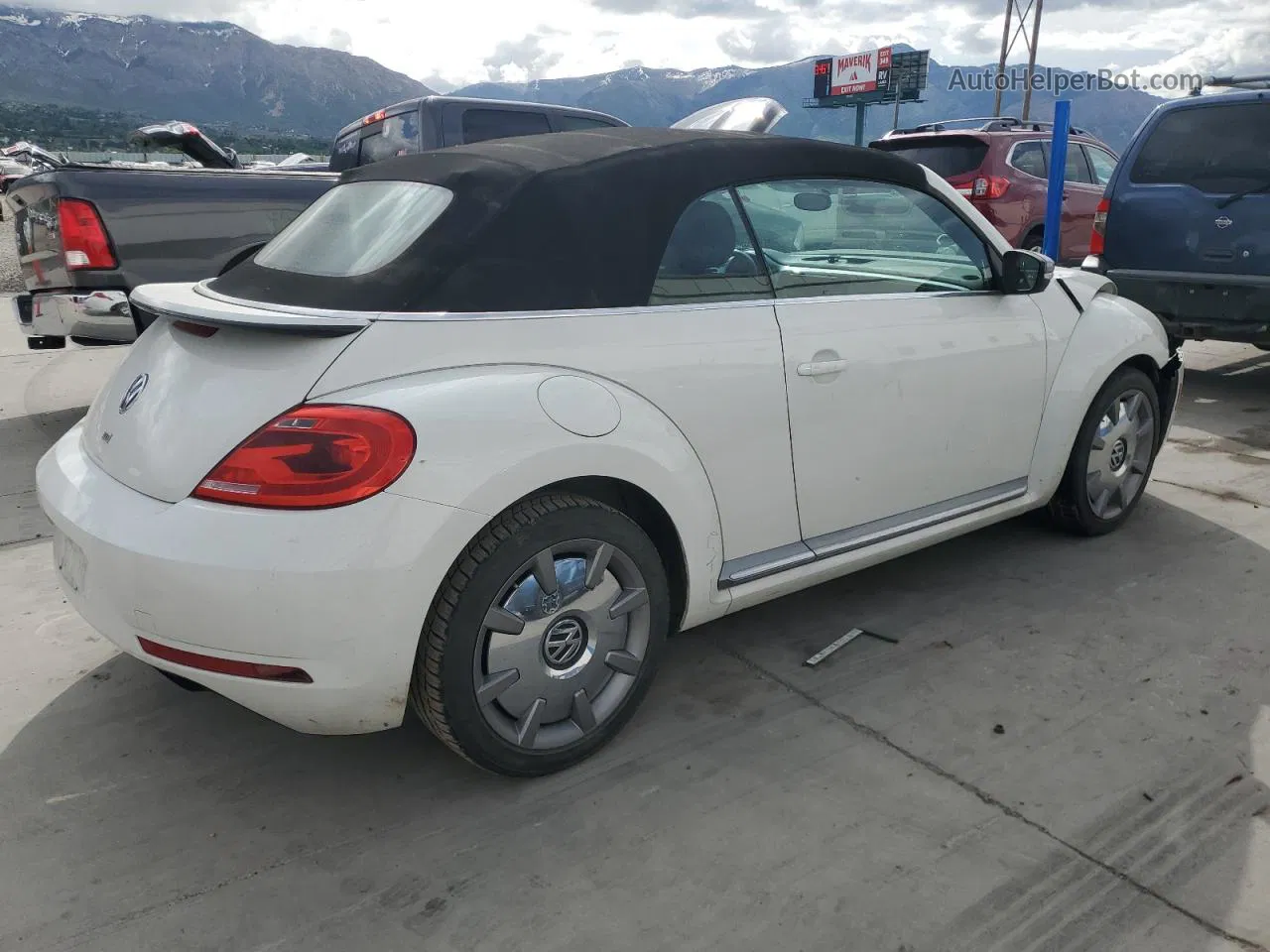 2014 Volkswagen Beetle  White vin: 3VW5L7AT6EM816758