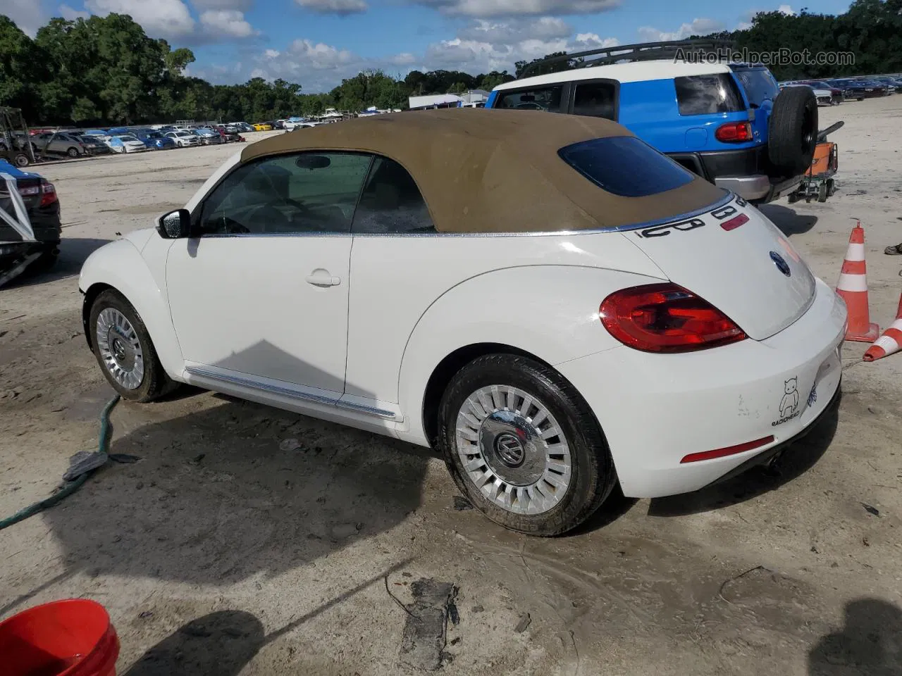 2014 Volkswagen Beetle  White vin: 3VW5P7AT9EM803099