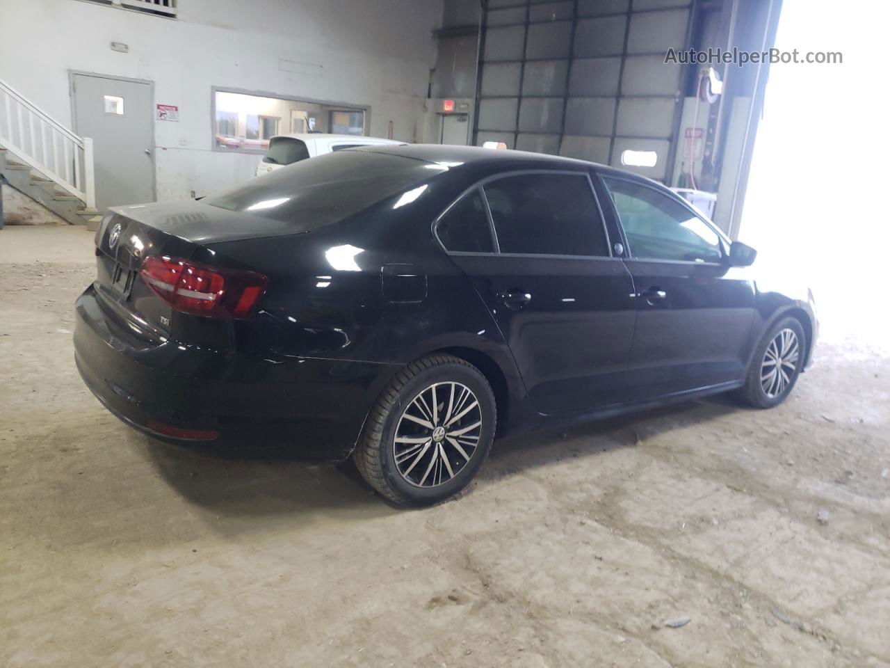 2018 Volkswagen Jetta Se Черный vin: 3VWB67AJ8JM231344