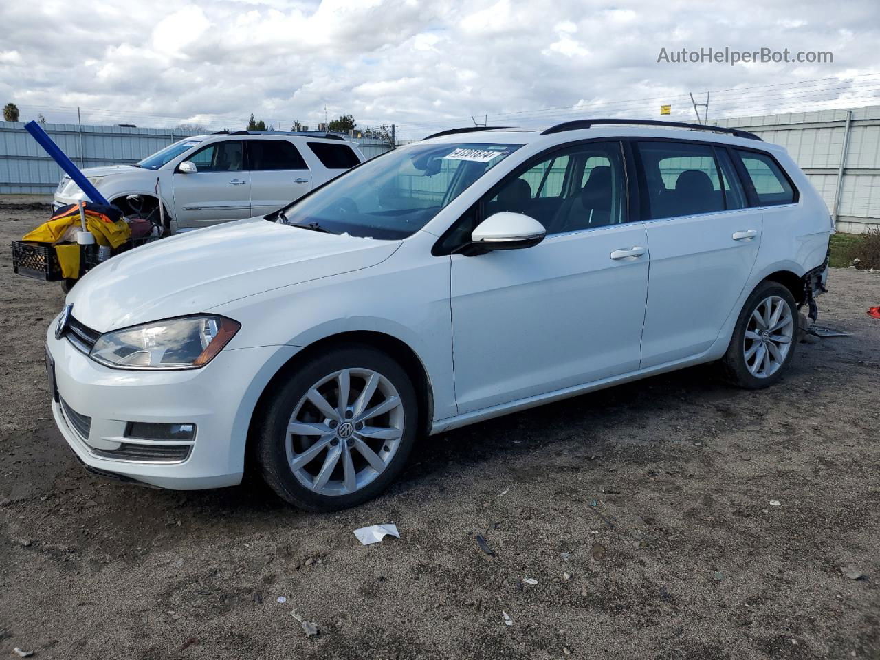 2017 Volkswagen Golf Sportwagen S White vin: 3VWC17AU6HM541886