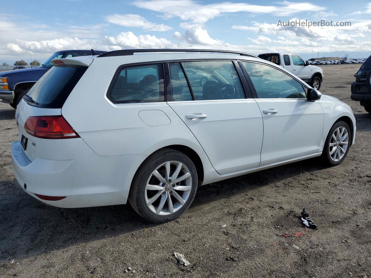 2017 Volkswagen Golf Sportwagen S White vin: 3VWC17AU6HM541886