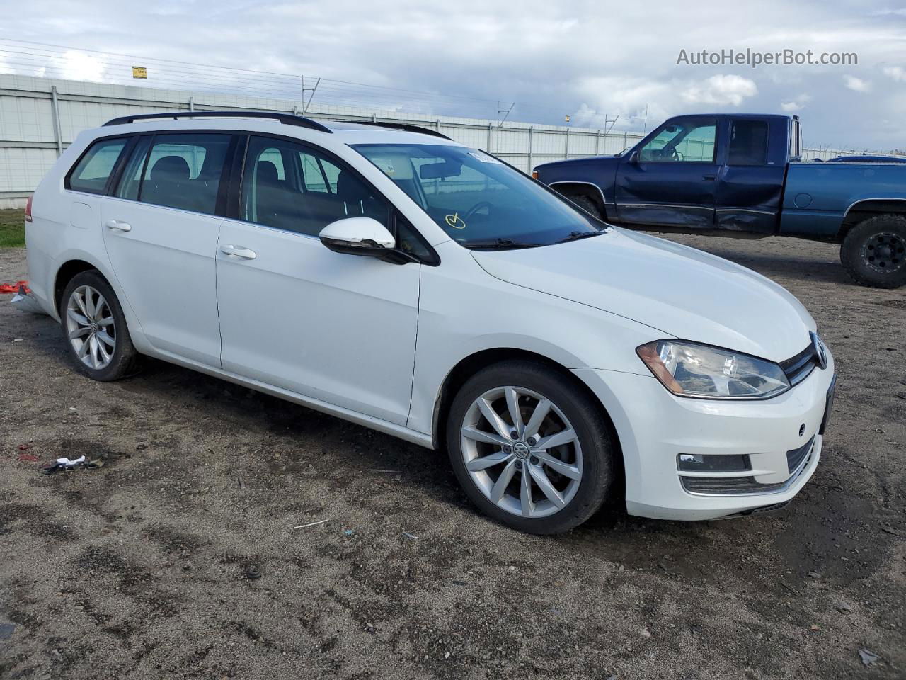 2017 Volkswagen Golf Sportwagen S White vin: 3VWC17AU6HM541886