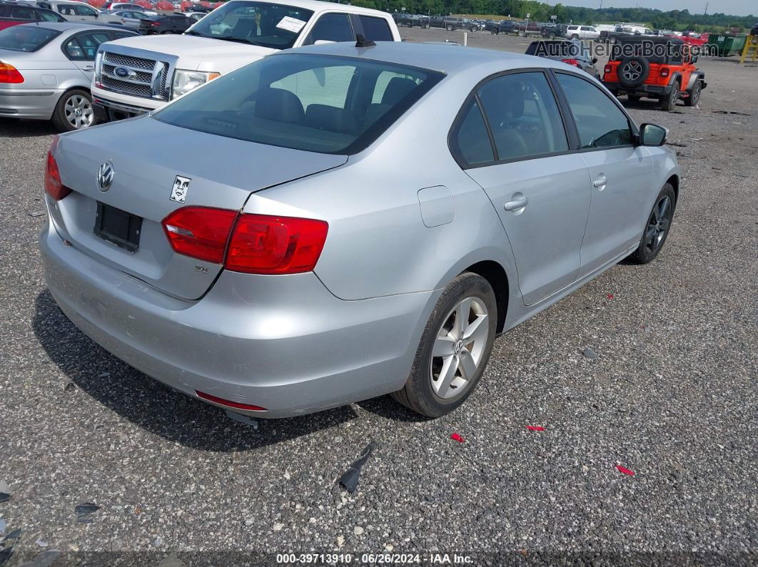 2014 Volkswagen Jetta 1.8t Se Серебряный vin: 3VWD17AJ7EM239545