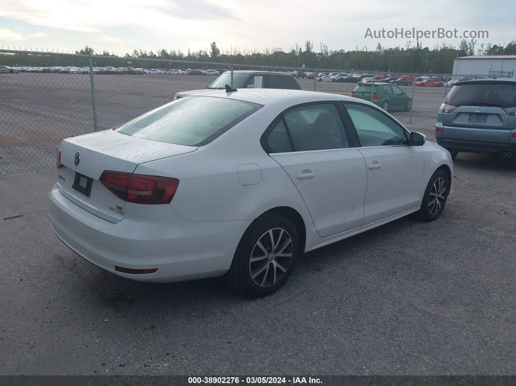 2018 Volkswagen Jetta 1.4t Se/1.4t Wolfsburg Edition White vin: 3VWDB7AJ6JM229130