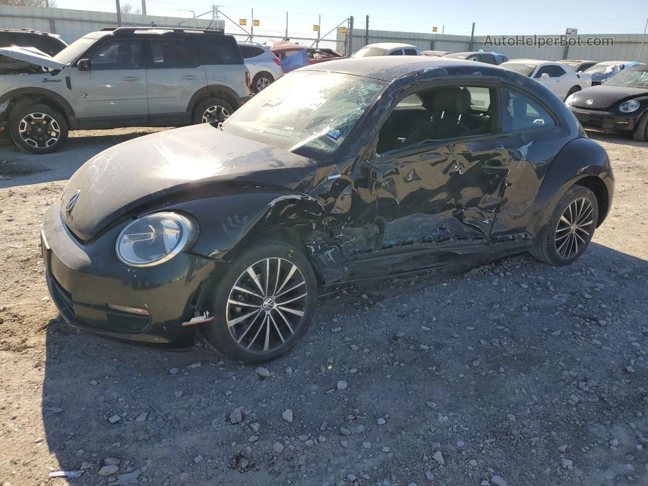 2016 Volkswagen Beetle 1.8t Черный vin: 3VWF17AT3GM611153