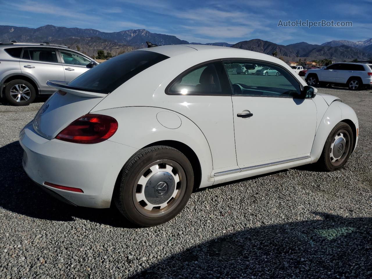 2016 Volkswagen Beetle 1.8t Белый vin: 3VWF17AT6GM631302