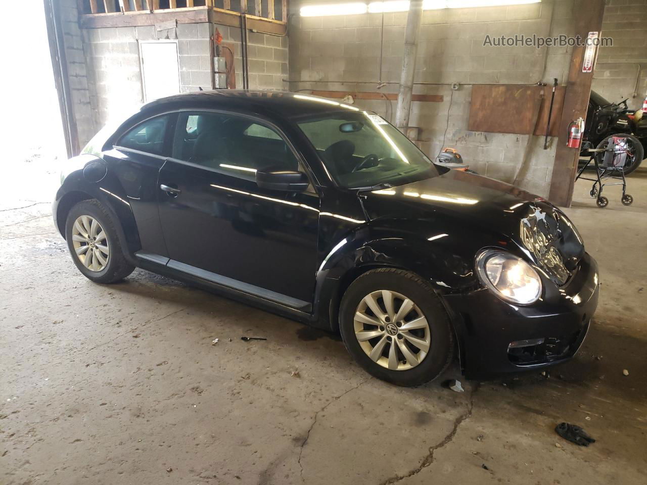 2014 Volkswagen Beetle  Черный vin: 3VWF17ATXEM642624