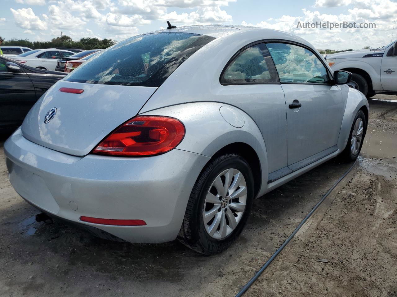 2014 Volkswagen Beetle  Серебряный vin: 3VWF17ATXEM645894