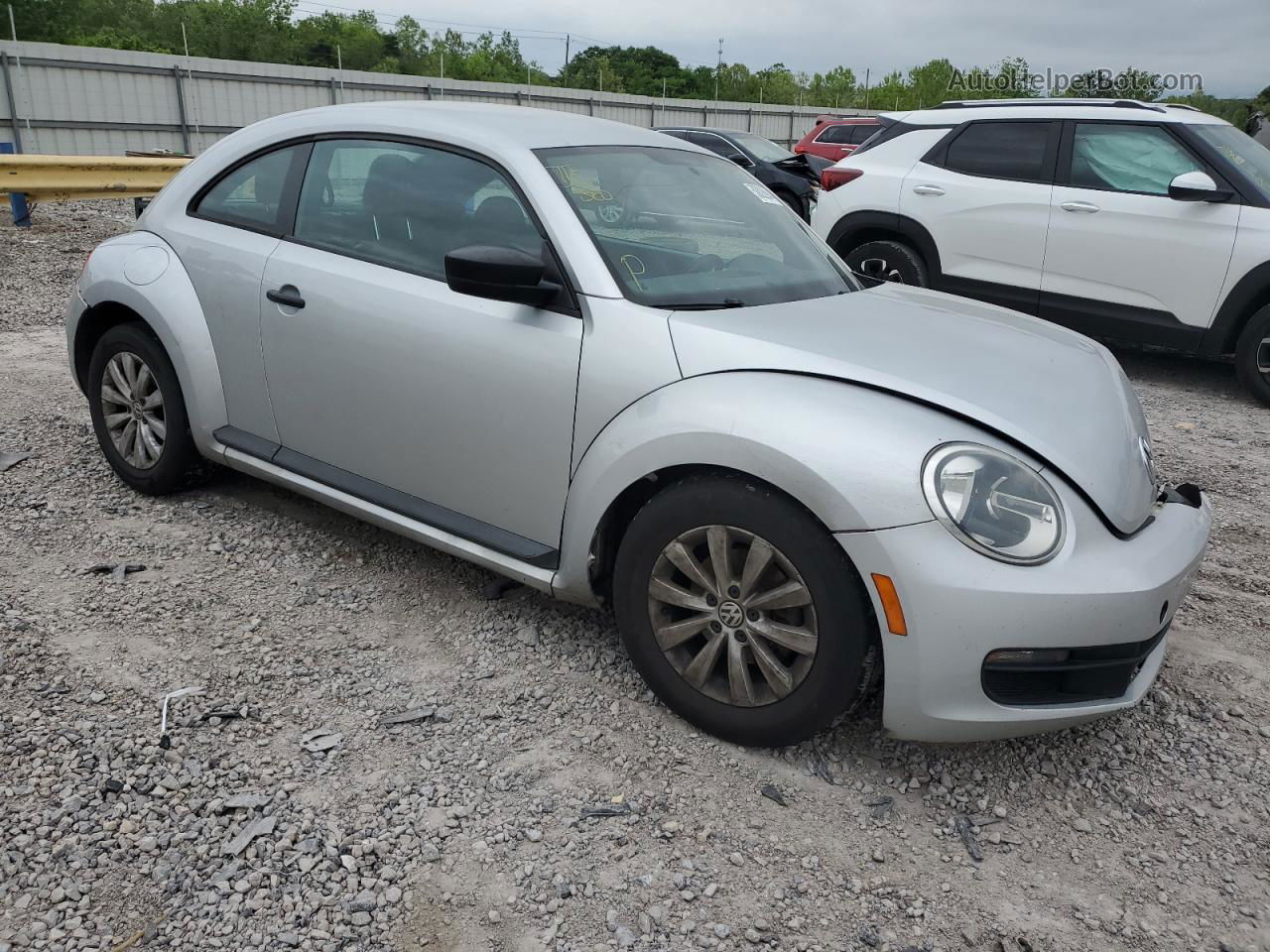 2014 Volkswagen Beetle  Серебряный vin: 3VWFP7AT3EM624092