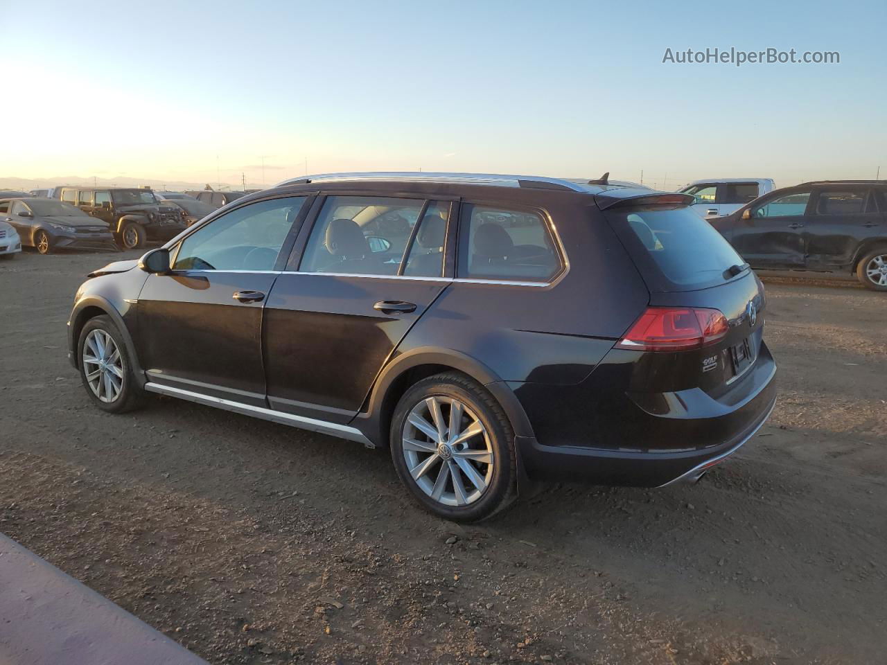 2017 Volkswagen Golf Alltrack S Черный vin: 3VWH17AU0HM517993