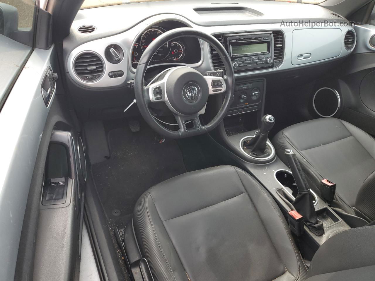 2014 Volkswagen Beetle  Серебряный vin: 3VWHX7AT4EM629407