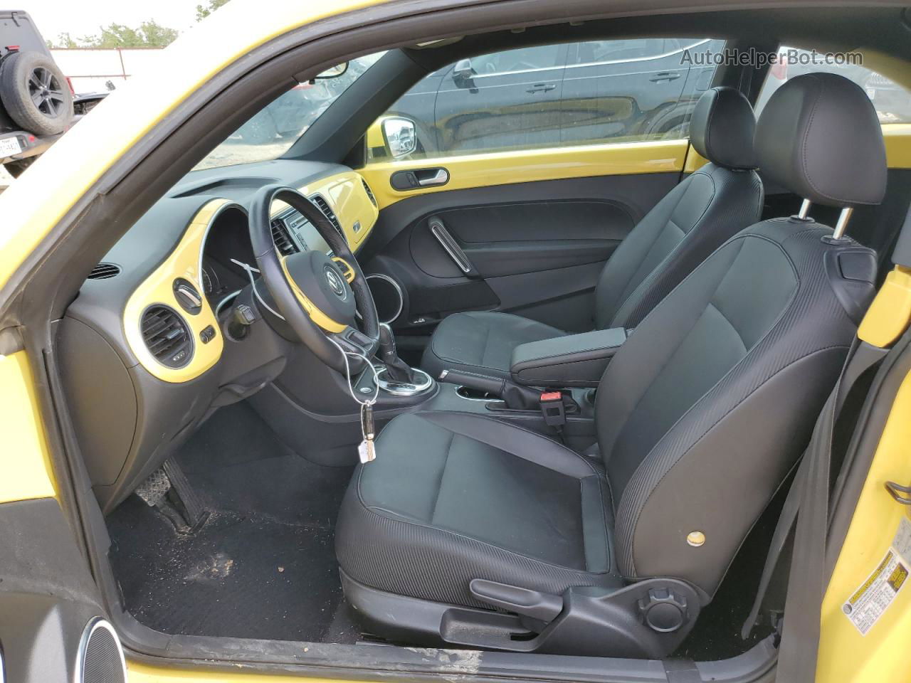 2014 Volkswagen Beetle  Желтый vin: 3VWJ07AT2EM658359