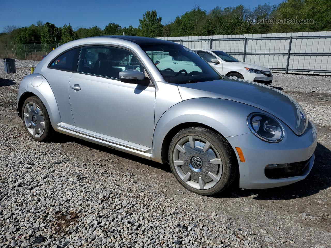 2014 Volkswagen Beetle  Серебряный vin: 3VWJ07AT2EM667000