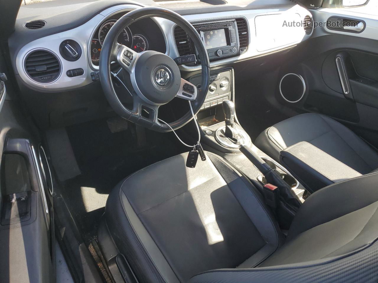 2014 Volkswagen Beetle  Серебряный vin: 3VWJ07AT2EM667000