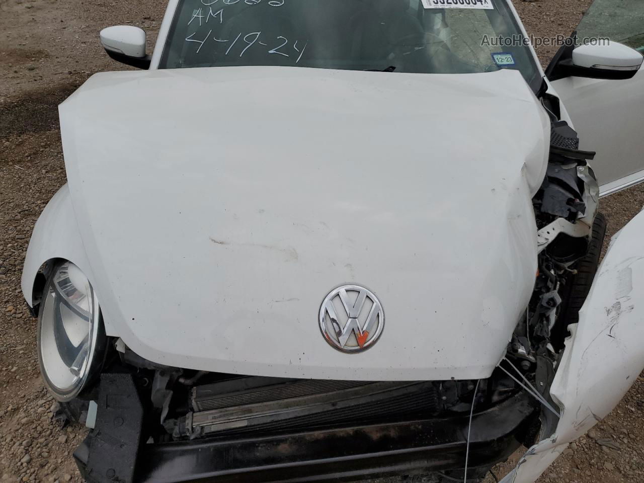 2014 Volkswagen Beetle  White vin: 3VWJ07AT5EM660655