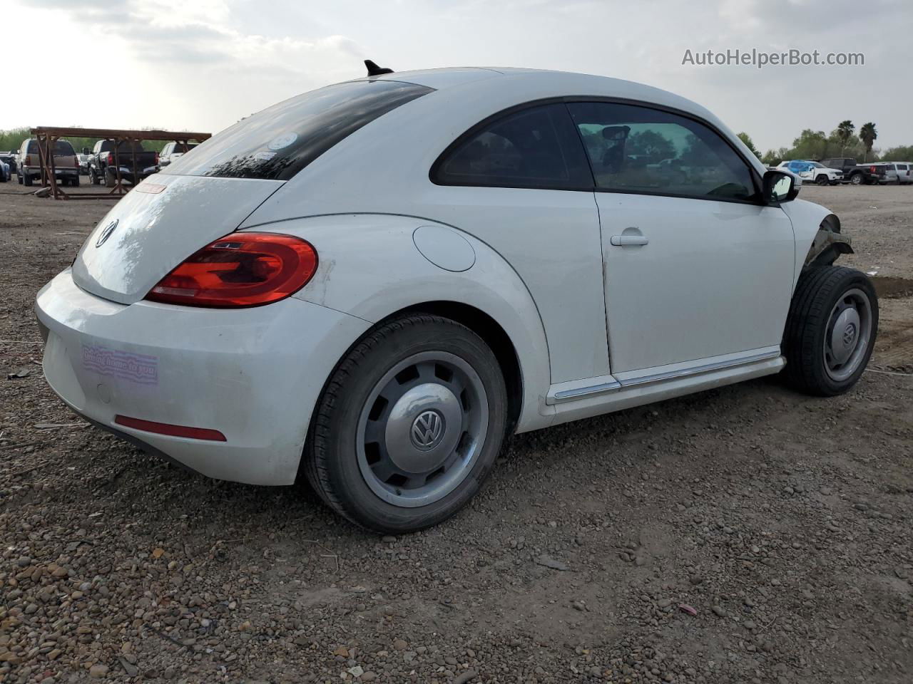 2014 Volkswagen Beetle  White vin: 3VWJ07AT5EM662387