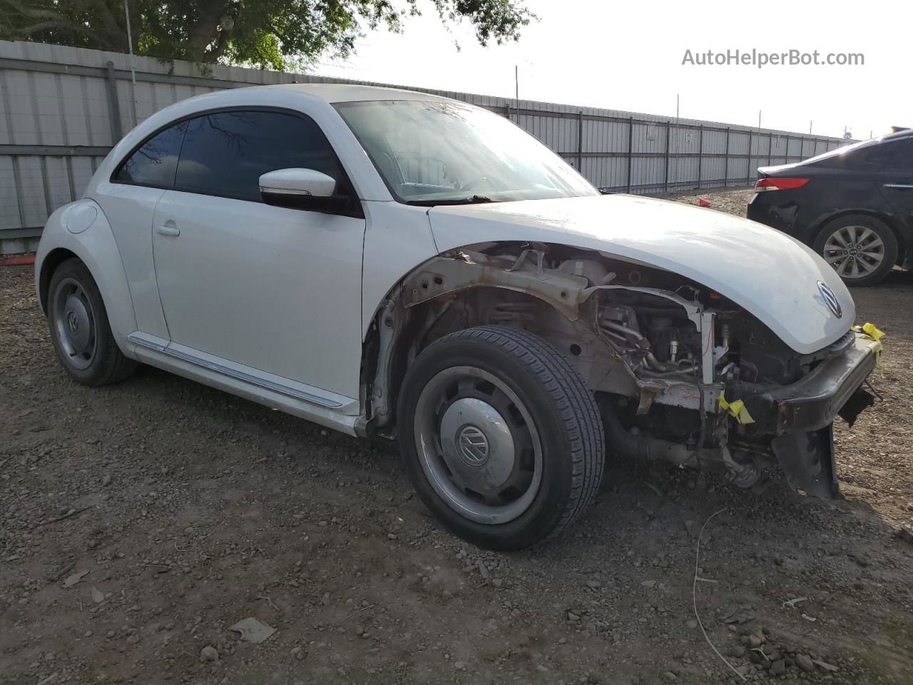 2014 Volkswagen Beetle  White vin: 3VWJ07AT5EM662387