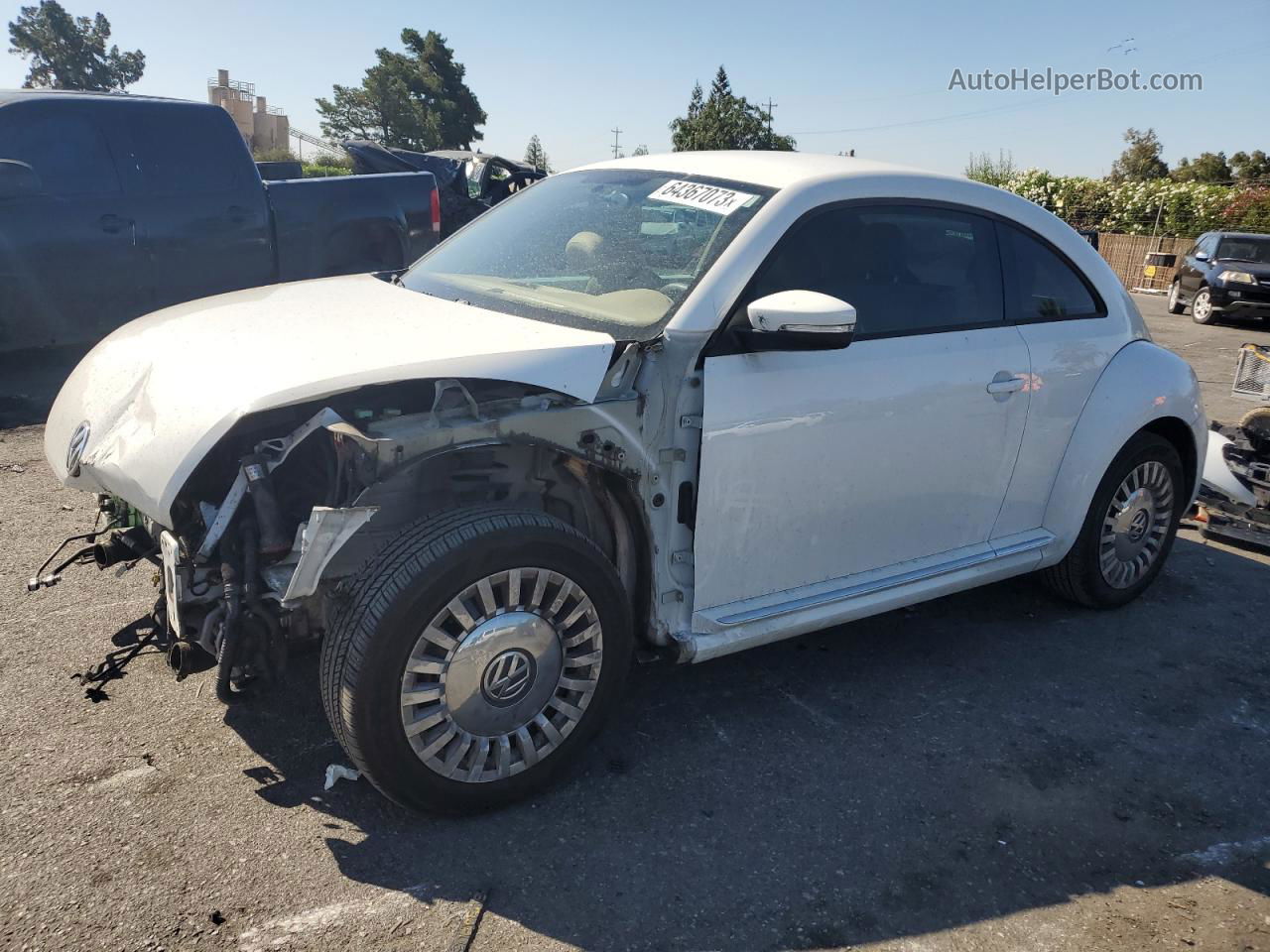 2014 Volkswagen Beetle  White vin: 3VWJ17AT3EM658982