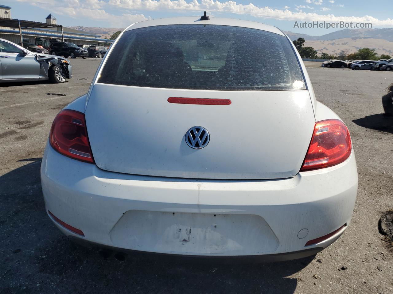 2014 Volkswagen Beetle  Белый vin: 3VWJ17AT3EM658982