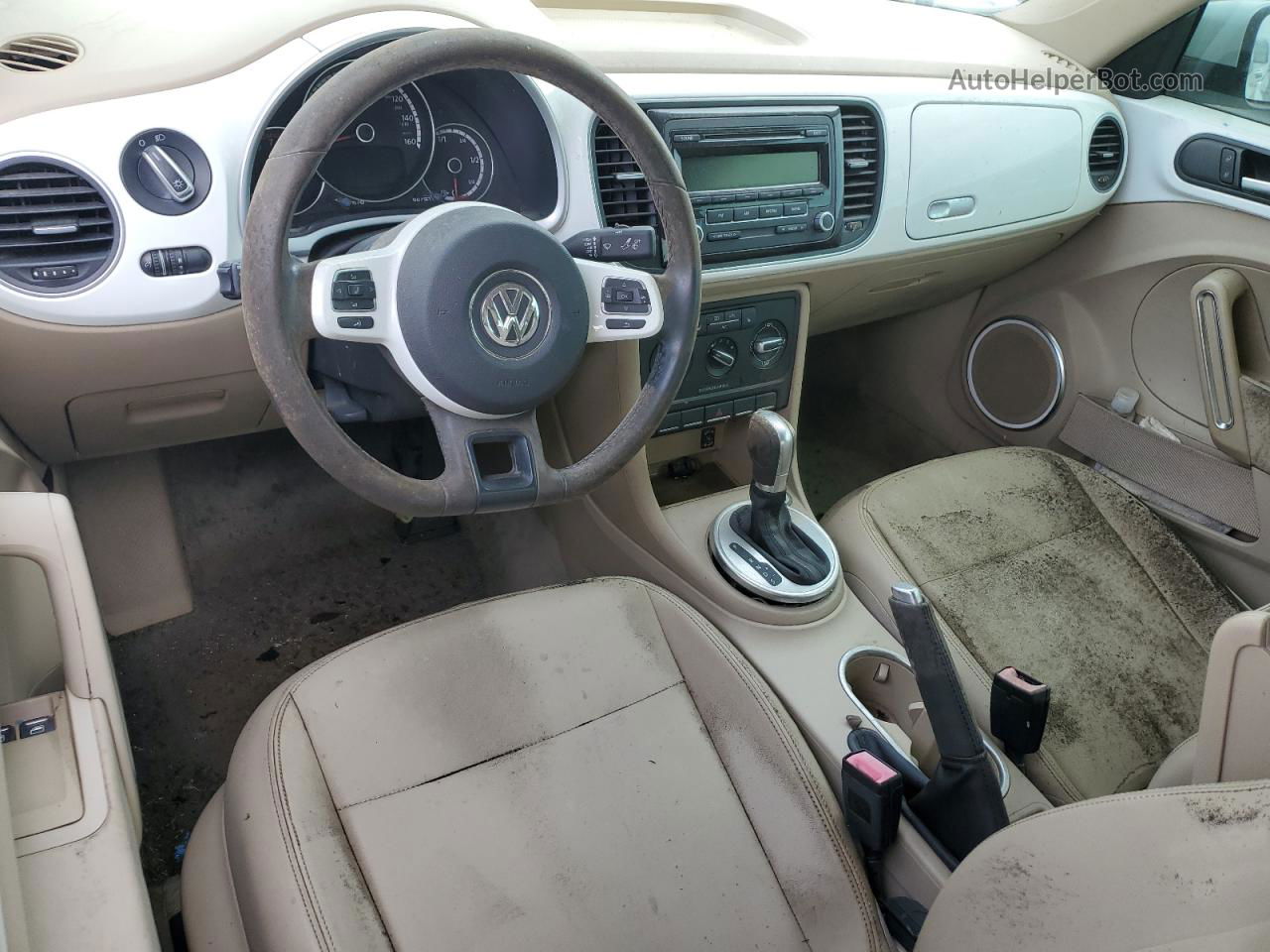 2014 Volkswagen Beetle  White vin: 3VWJ17AT5EM645862