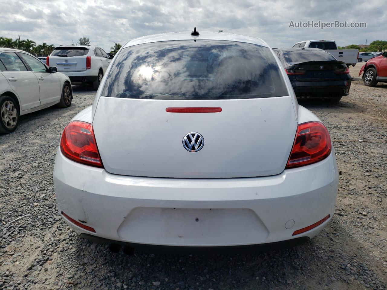 2014 Volkswagen Beetle  White vin: 3VWJ17AT6EM667191