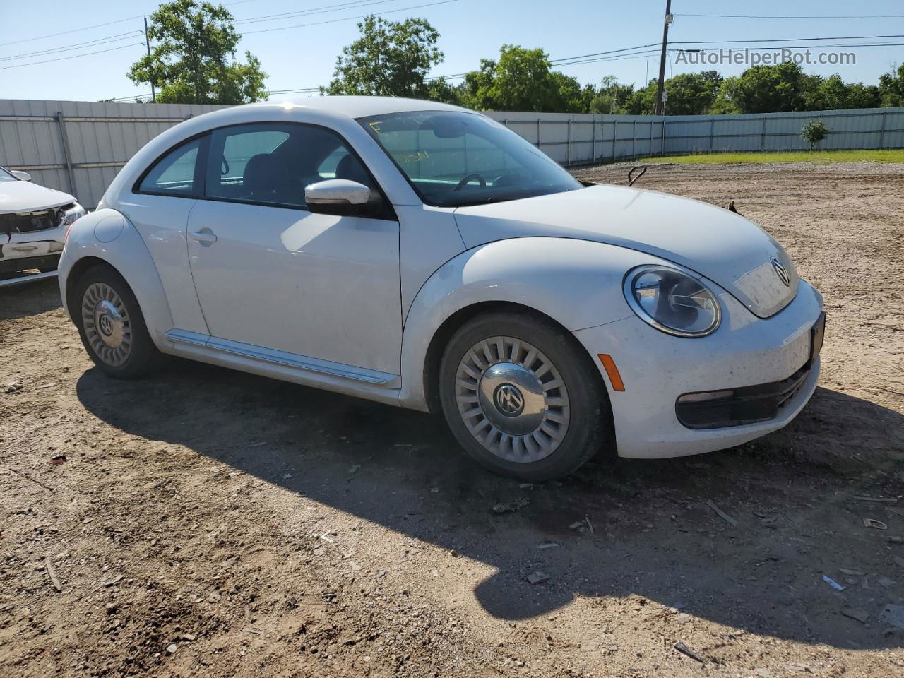 2014 Volkswagen Beetle  White vin: 3VWJ17AT7EM663215