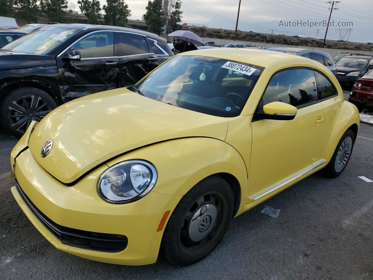 2014 Volkswagen Beetle  Желтый vin: 3VWJ17ATXEM658686