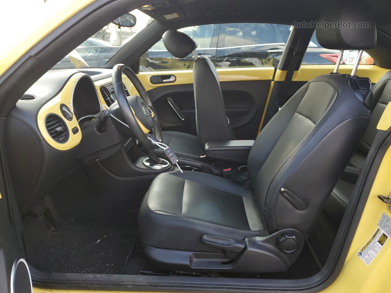 2014 Volkswagen Beetle  Желтый vin: 3VWJ17ATXEM658686