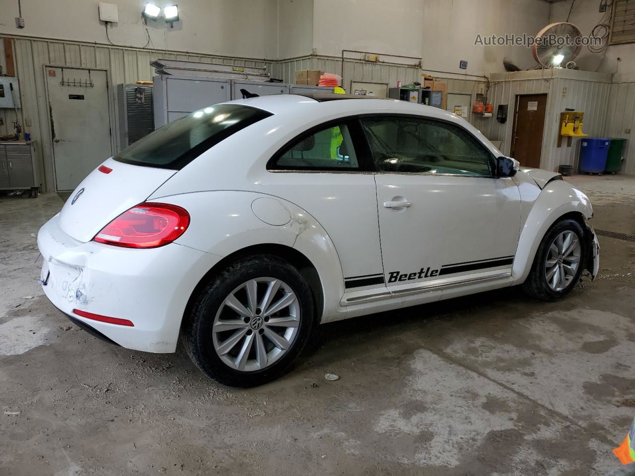 2014 Volkswagen Beetle  White vin: 3VWJL7AT3EM616323