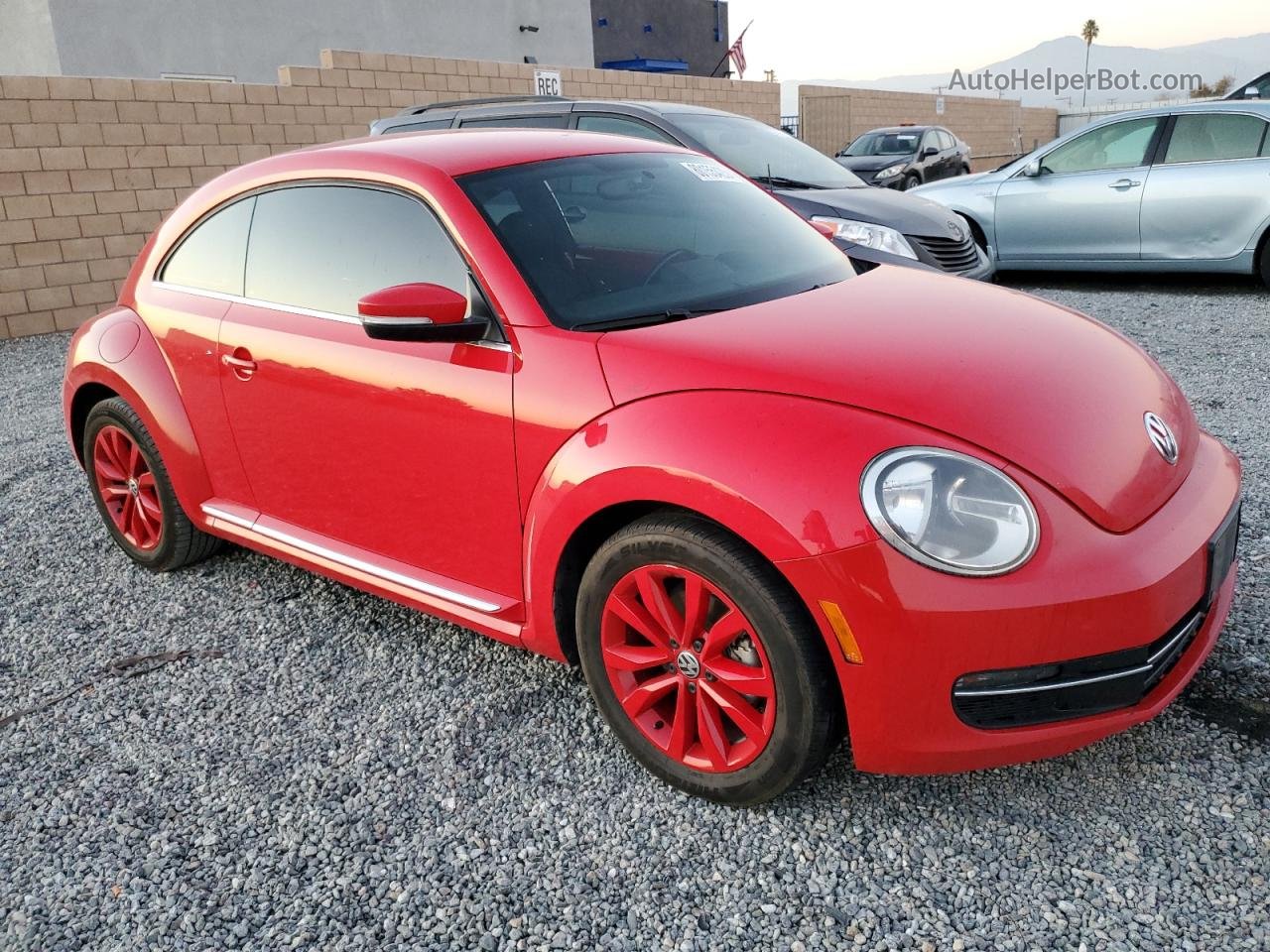2014 Volkswagen Beetle  Красный vin: 3VWJL7AT5EM632426