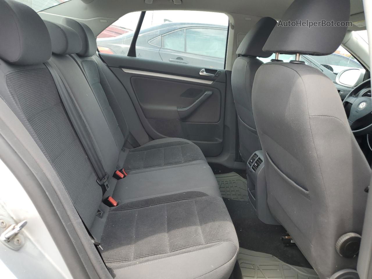 2009 Volkswagen Jetta S Silver vin: 3VWJM71K29M166478