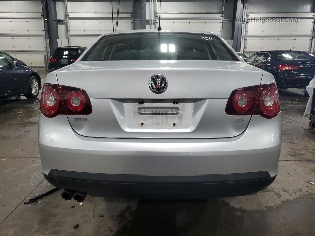 2009 Volkswagen Jetta S Silver vin: 3VWJM71KX9M152196