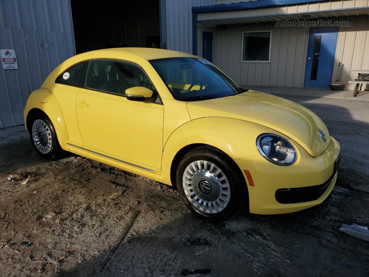 2014 Volkswagen Beetle  Yellow vin: 3VWJP7ATXEM625248