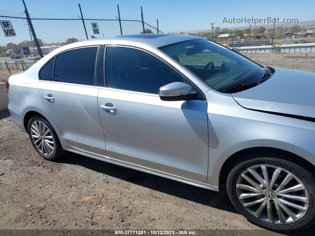 2016 Volkswagen Jetta 1.8t Sel Silver vin: 3VWL17AJ2GM232758