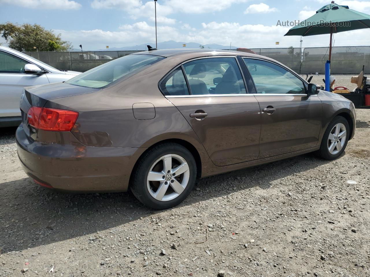 2011 Volkswagen Jetta Tdi Brown vin: 3VWLL7AJ0BM089120