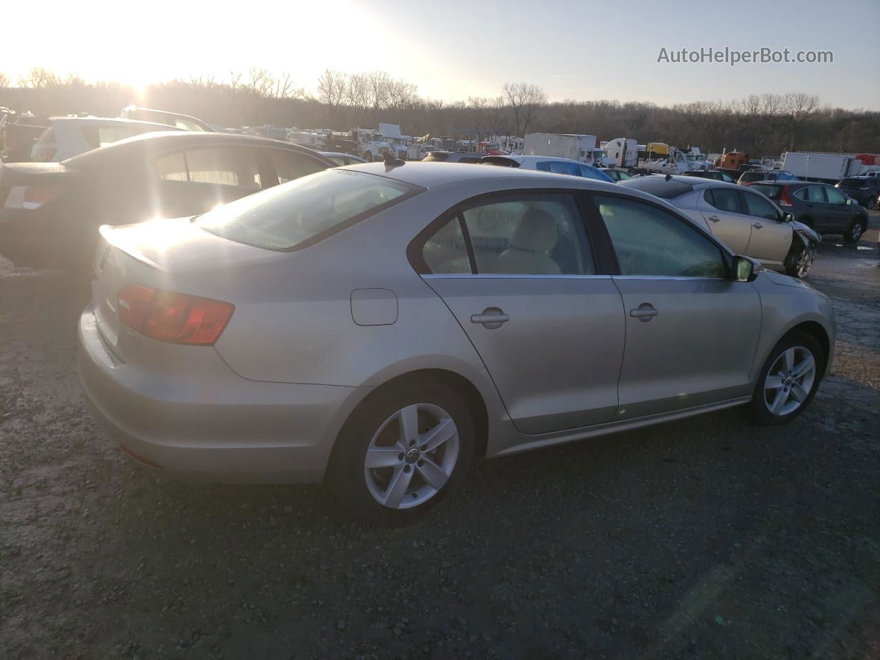 2014 Volkswagen Jetta Tdi Beige vin: 3VWLL7AJ4EM225480