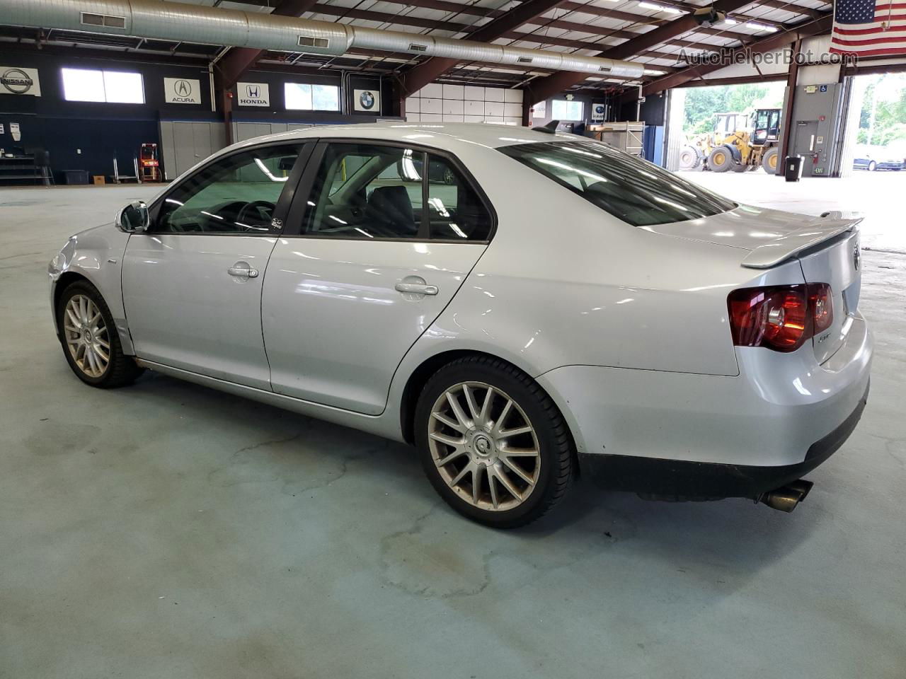 2009 Volkswagen Jetta Wolfsburg Silver vin: 3VWRA71K99M040078