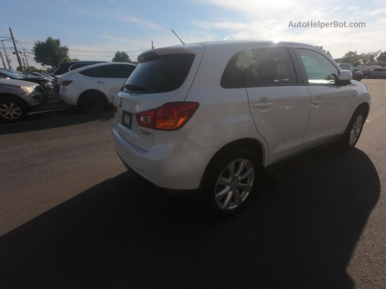 2015 Mitsubishi Outlander Sport Es White vin: 4A4AR3AU7FE007450