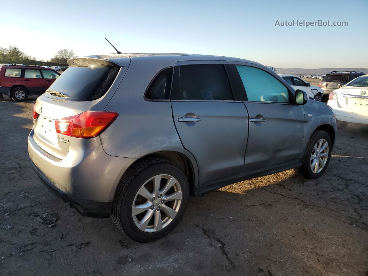 2015 Mitsubishi Outlander Sport Es Серебряный vin: 4A4AR3AU7FE017539