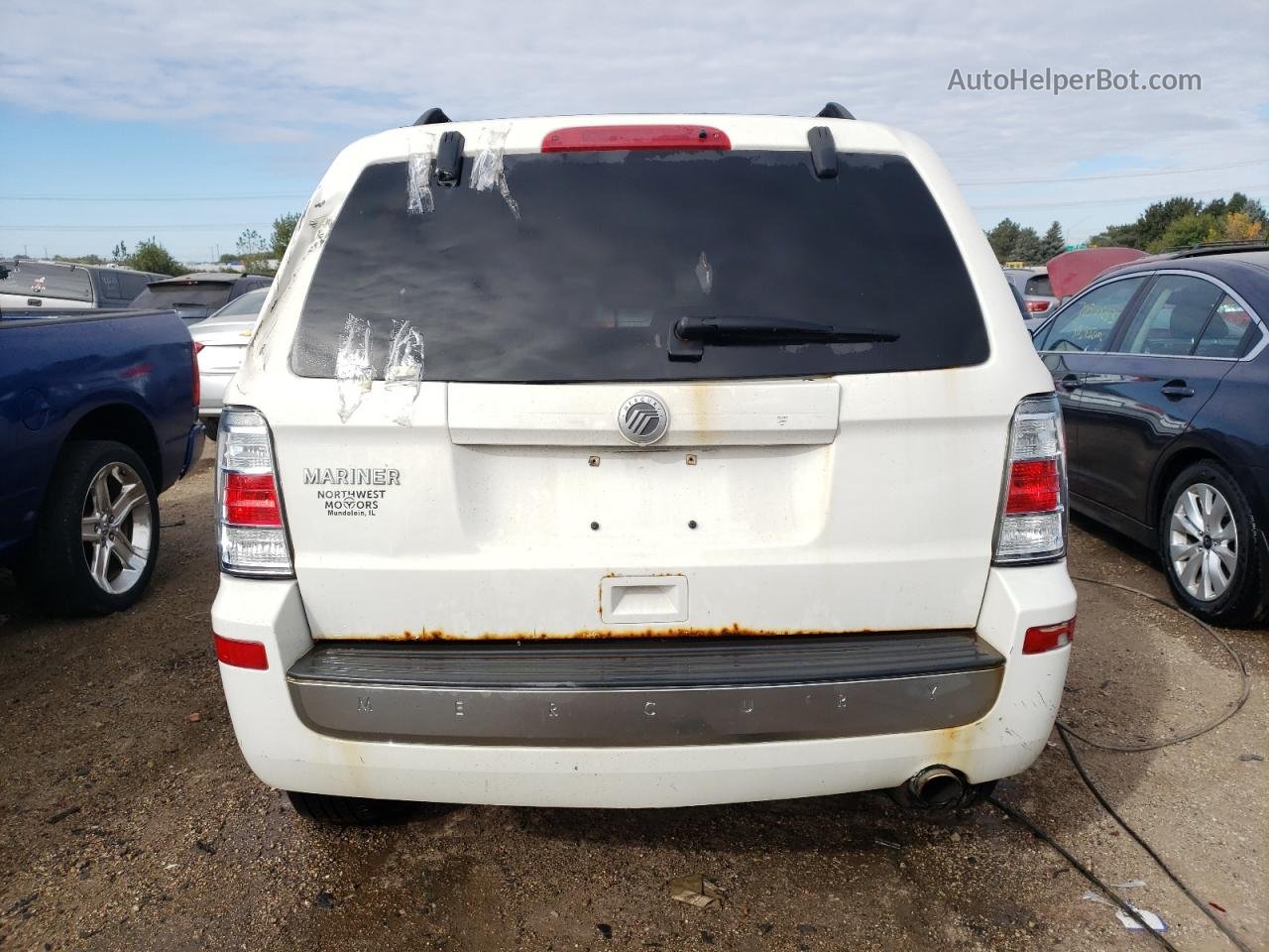 2010 Mercury Mariner  White vin: 4M2CN8B72AKJ16498