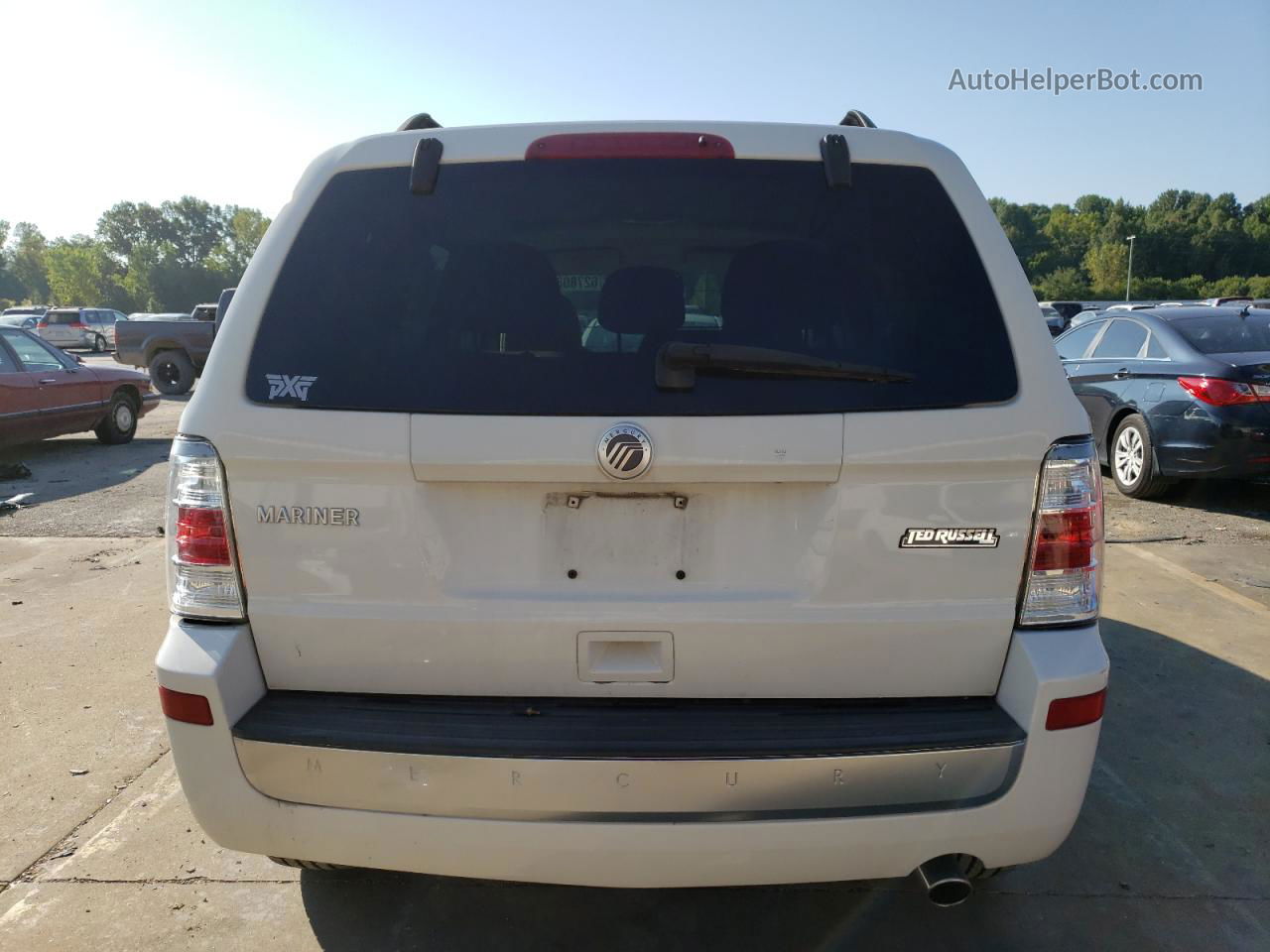 2010 Mercury Mariner  White vin: 4M2CN8B72AKJ17313