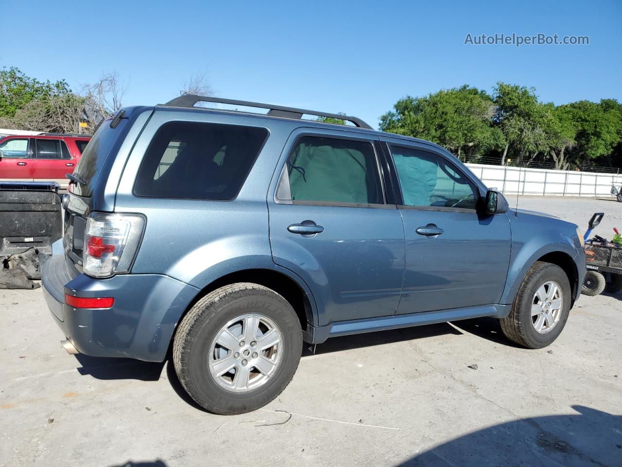 2010 Mercury Mariner  Blue vin: 4M2CN8B72AKJ22639