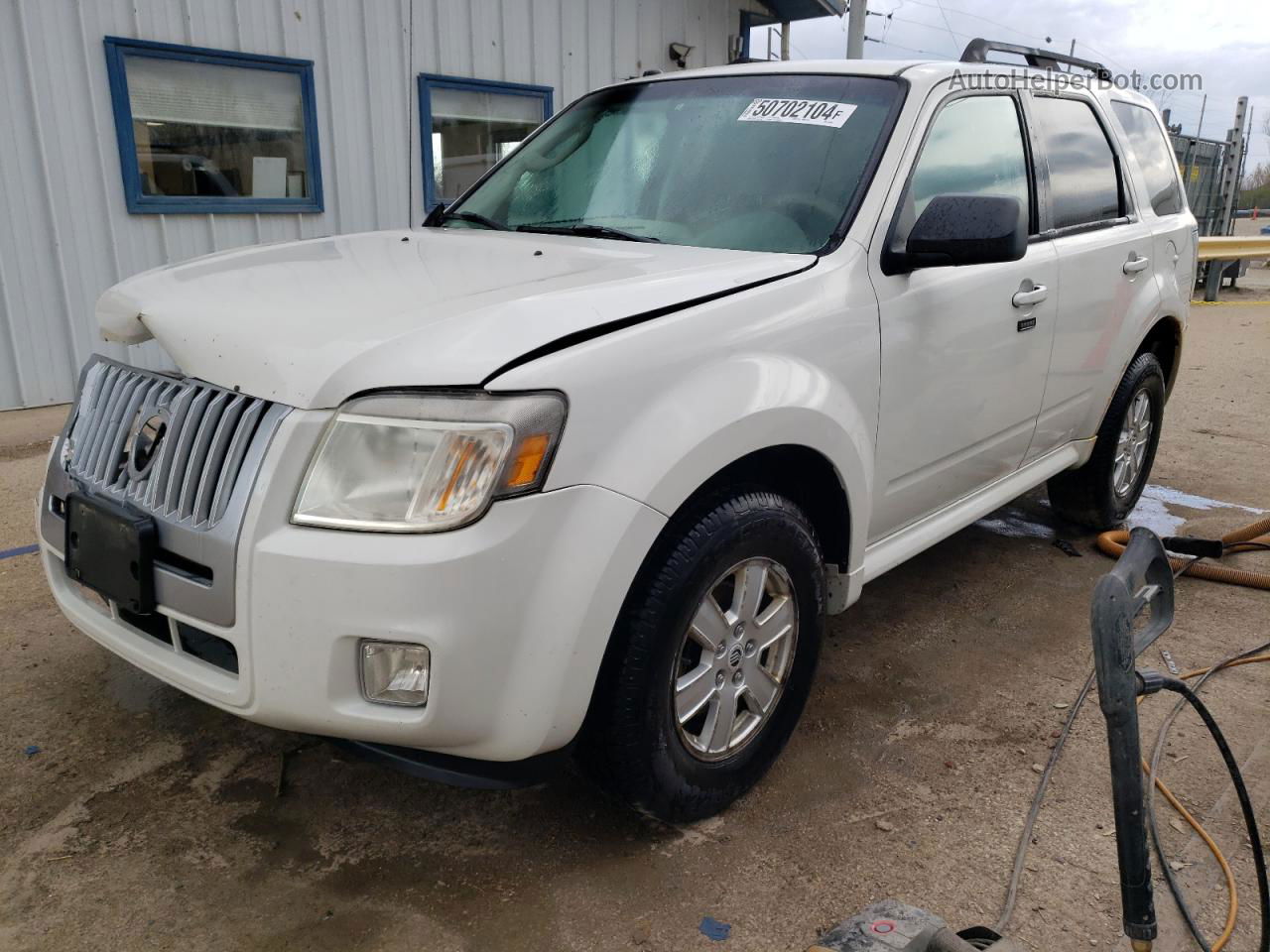 2010 Mercury Mariner  White vin: 4M2CN8B73AKJ25789