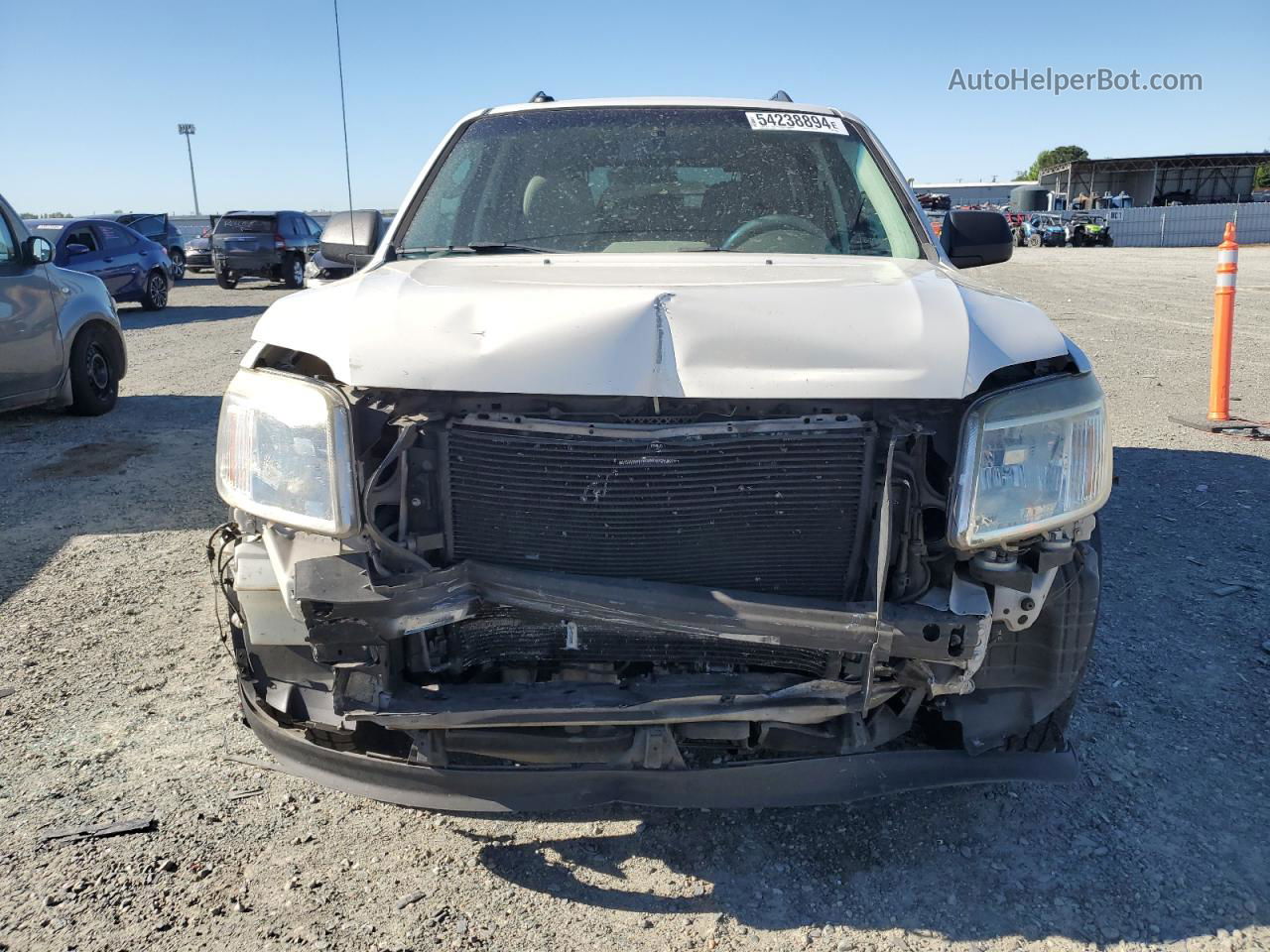 2010 Mercury Mariner  White vin: 4M2CN8B75AKJ26233