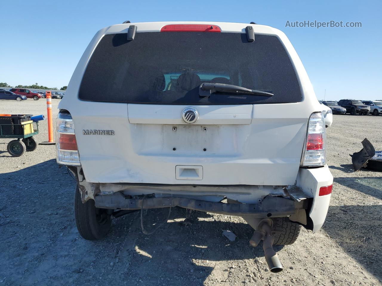 2010 Mercury Mariner  White vin: 4M2CN8B75AKJ26233