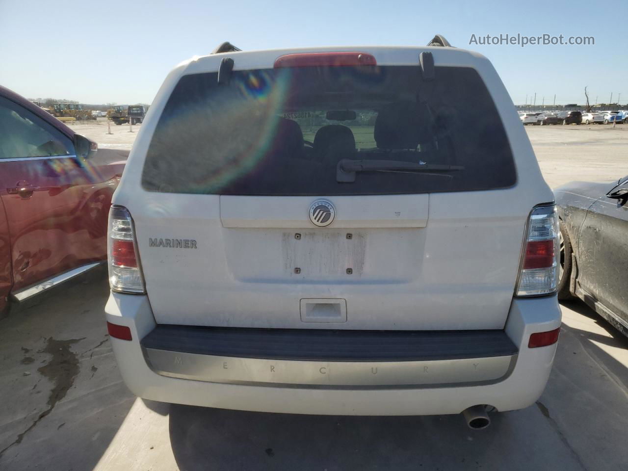 2010 Mercury Mariner  White vin: 4M2CN8B79AKJ02467