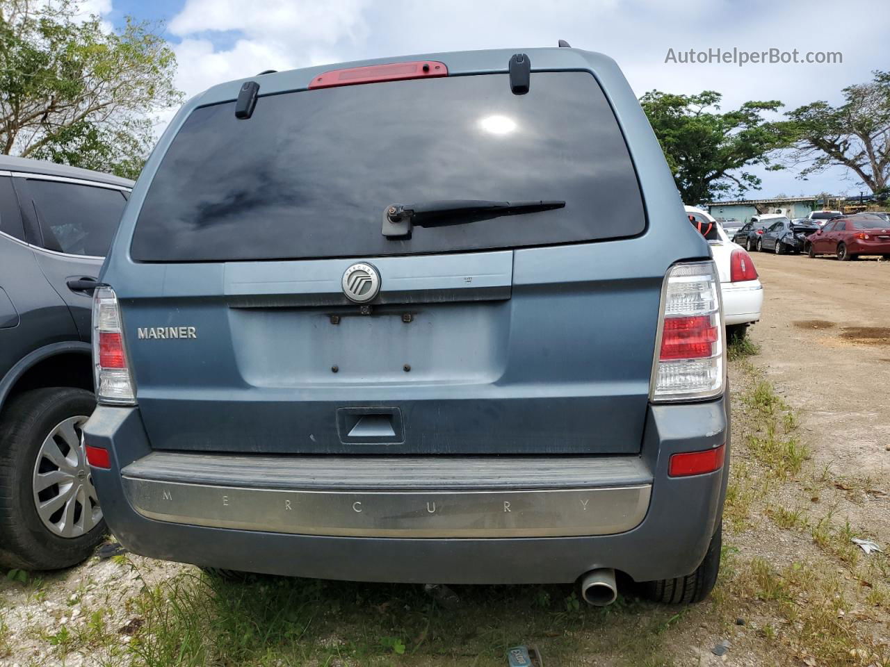 2010 Mercury Mariner  Blue vin: 4M2CN8B79AKJ28695